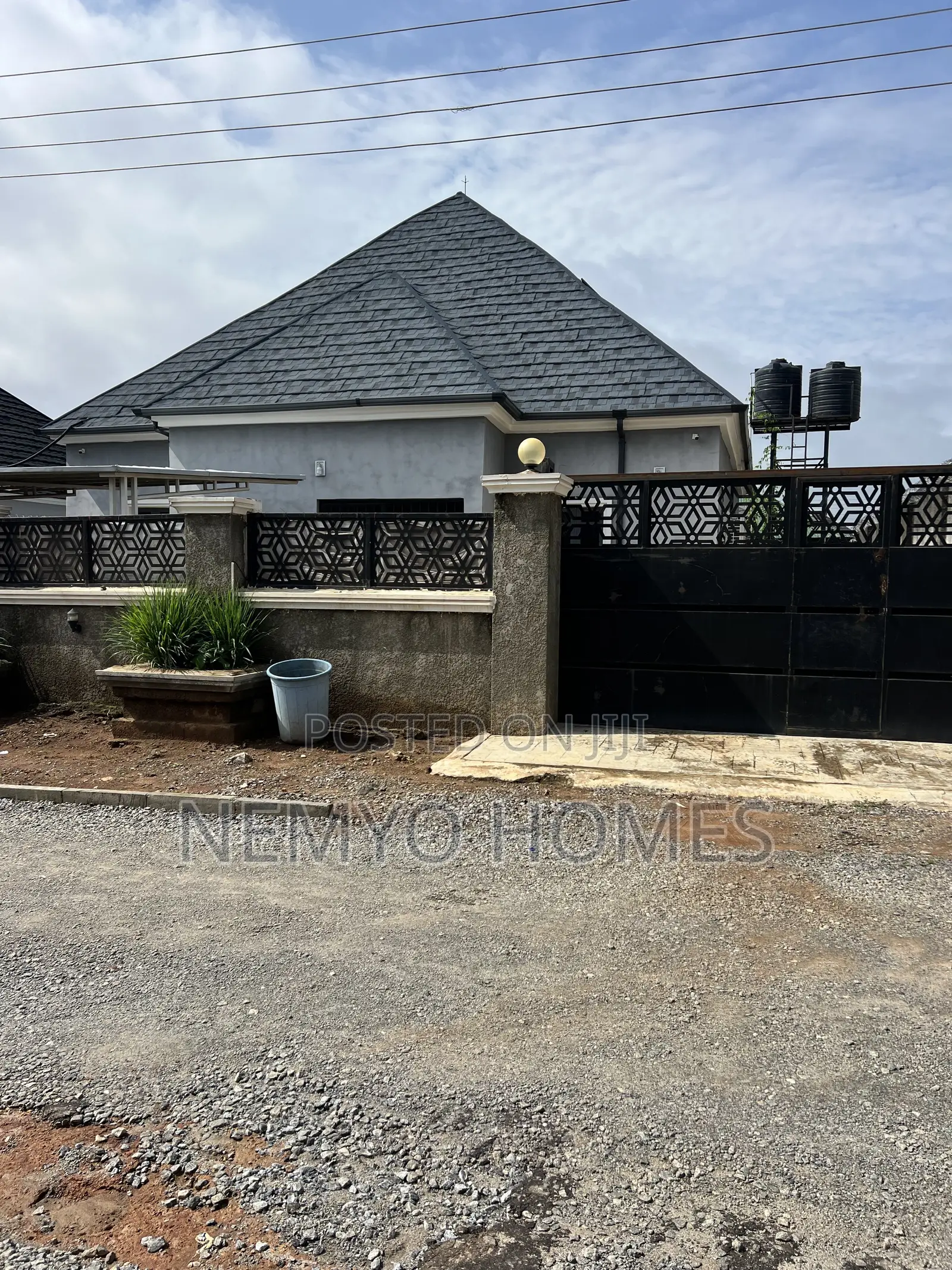 3bdrm Bungalow in Galadimawa for sale