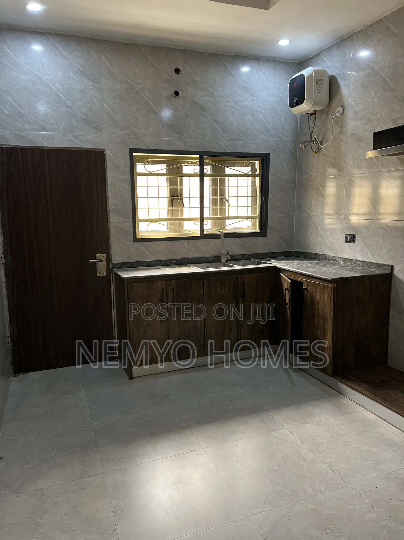 3bdrm Bungalow in Galadimawa for sale