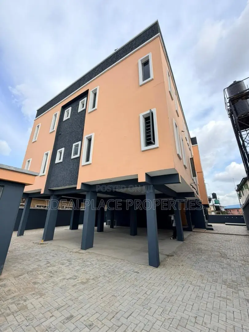 3bdrm Apartment in Gbagada for sale