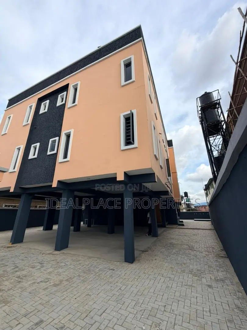 3bdrm Apartment in Gbagada for sale