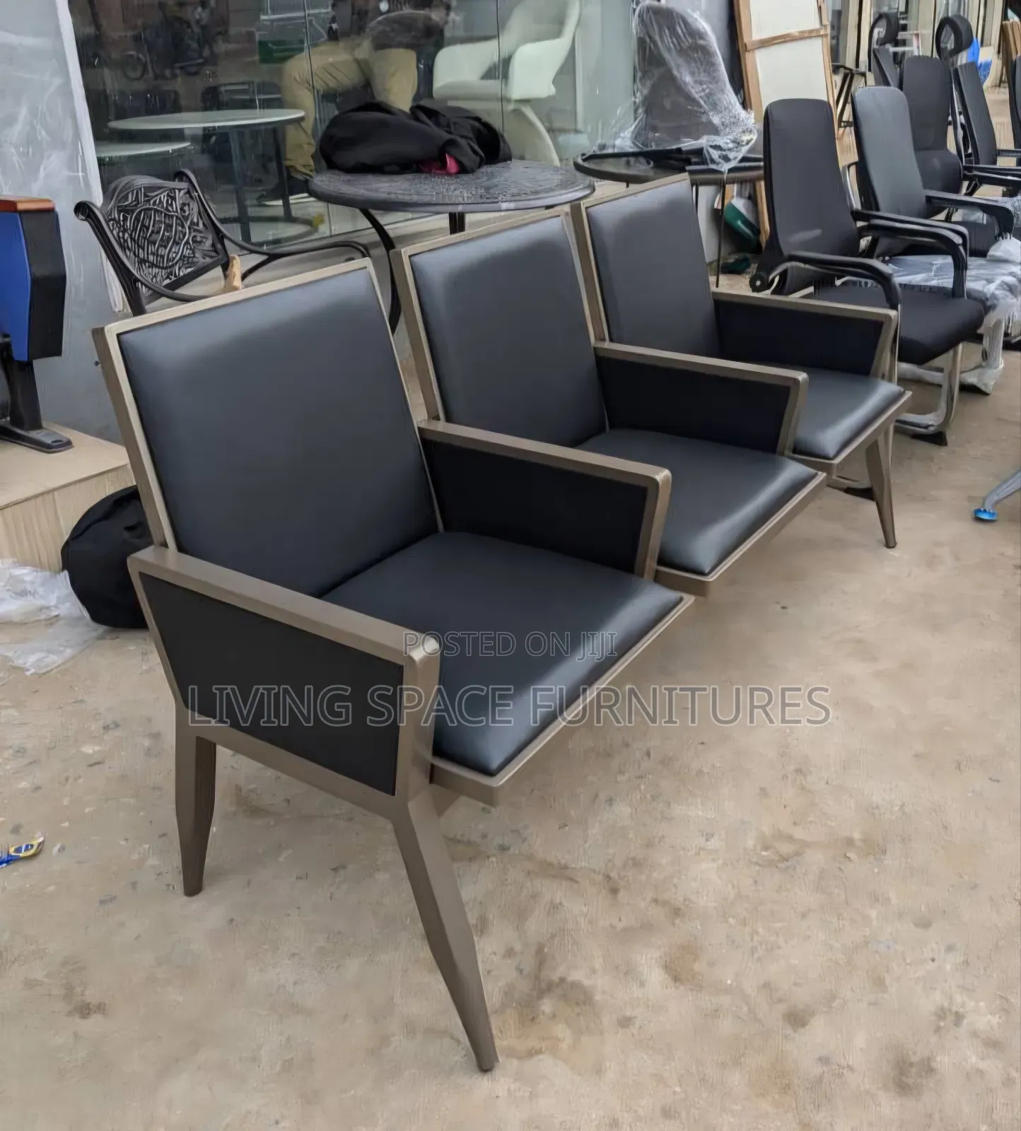 Airport Leather Chair by 3-Seaters