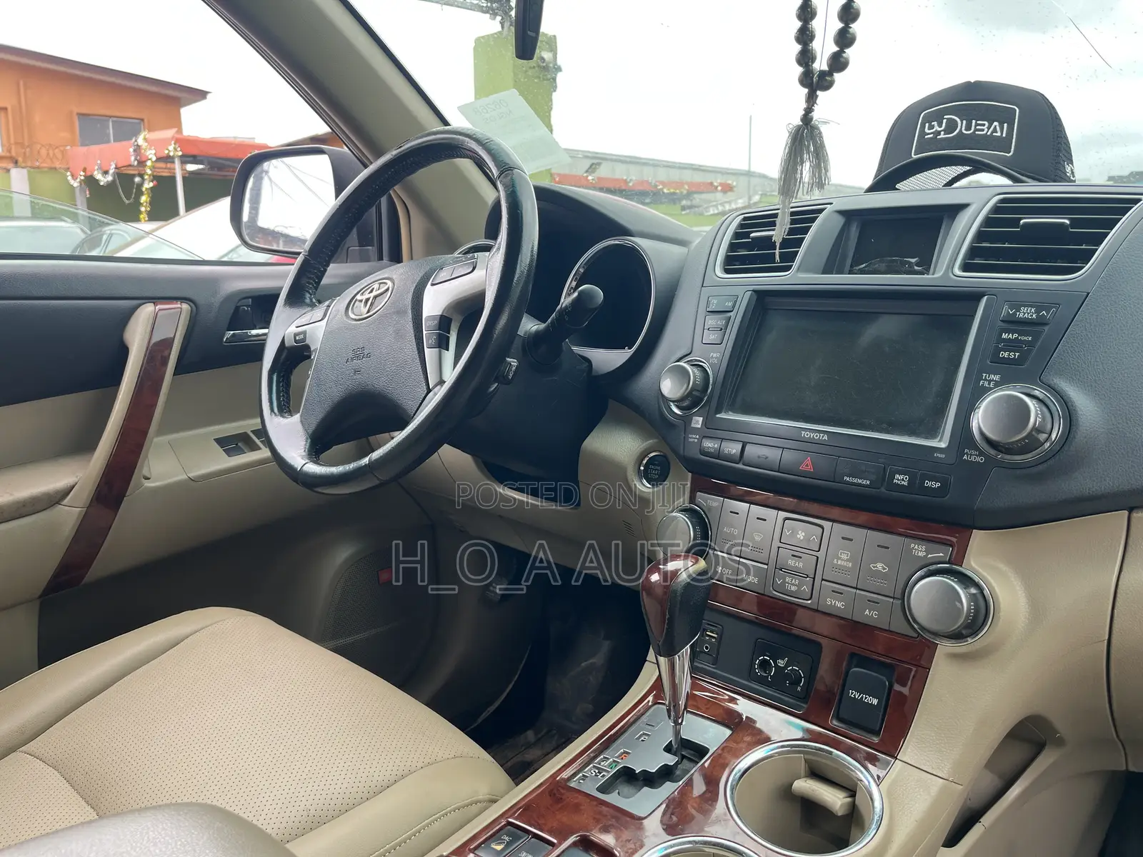 Toyota Highlander Limited 2011 Gold