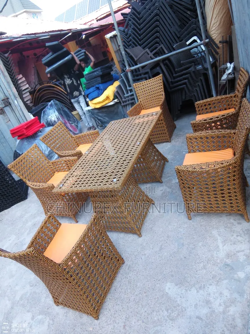 6 Seaters Outdoor Rattan With Glass Top Table
