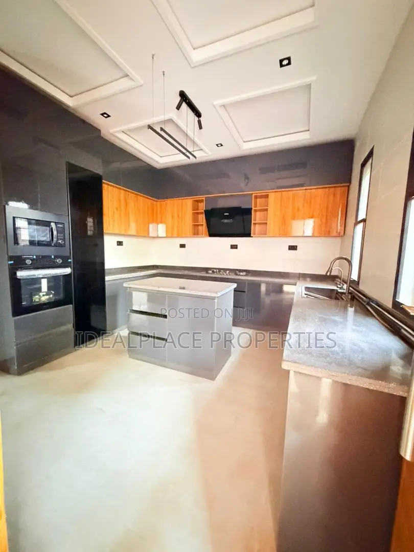 4bdrm Duplex in GRA Phase 1 for sale