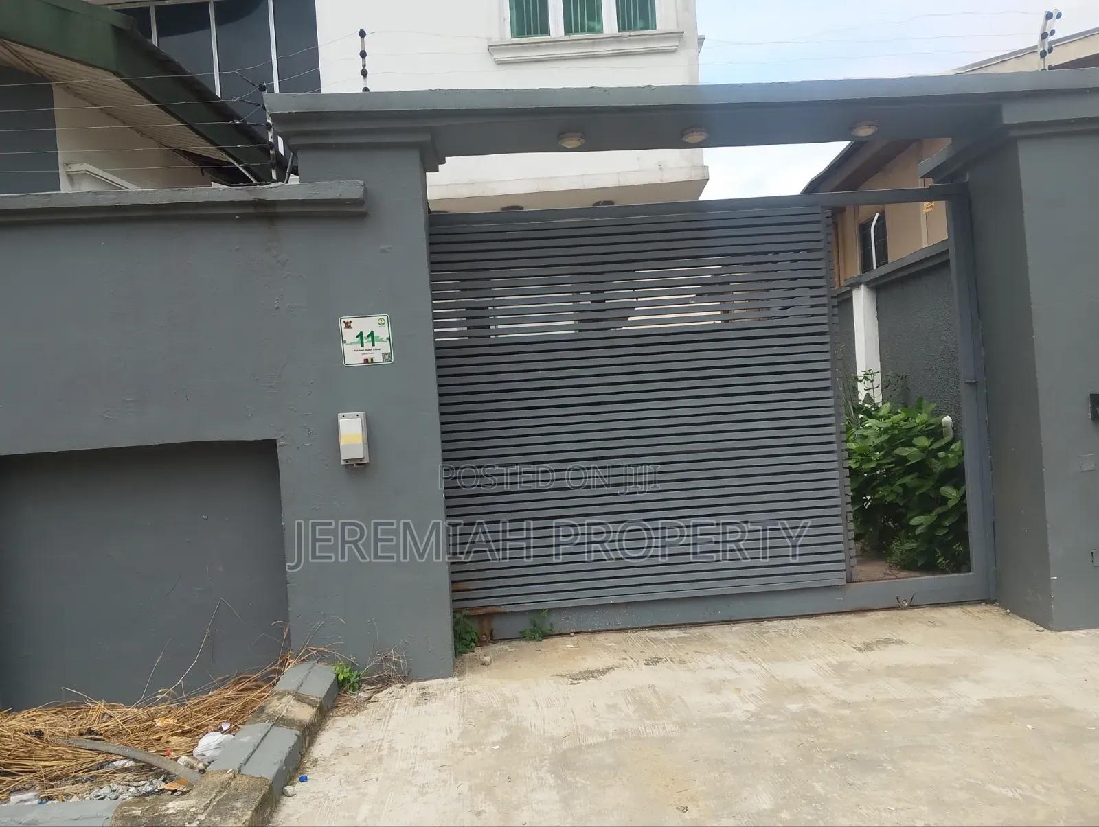 5bdrm Duplex in Omole Estate Phase 1, Berger for rent