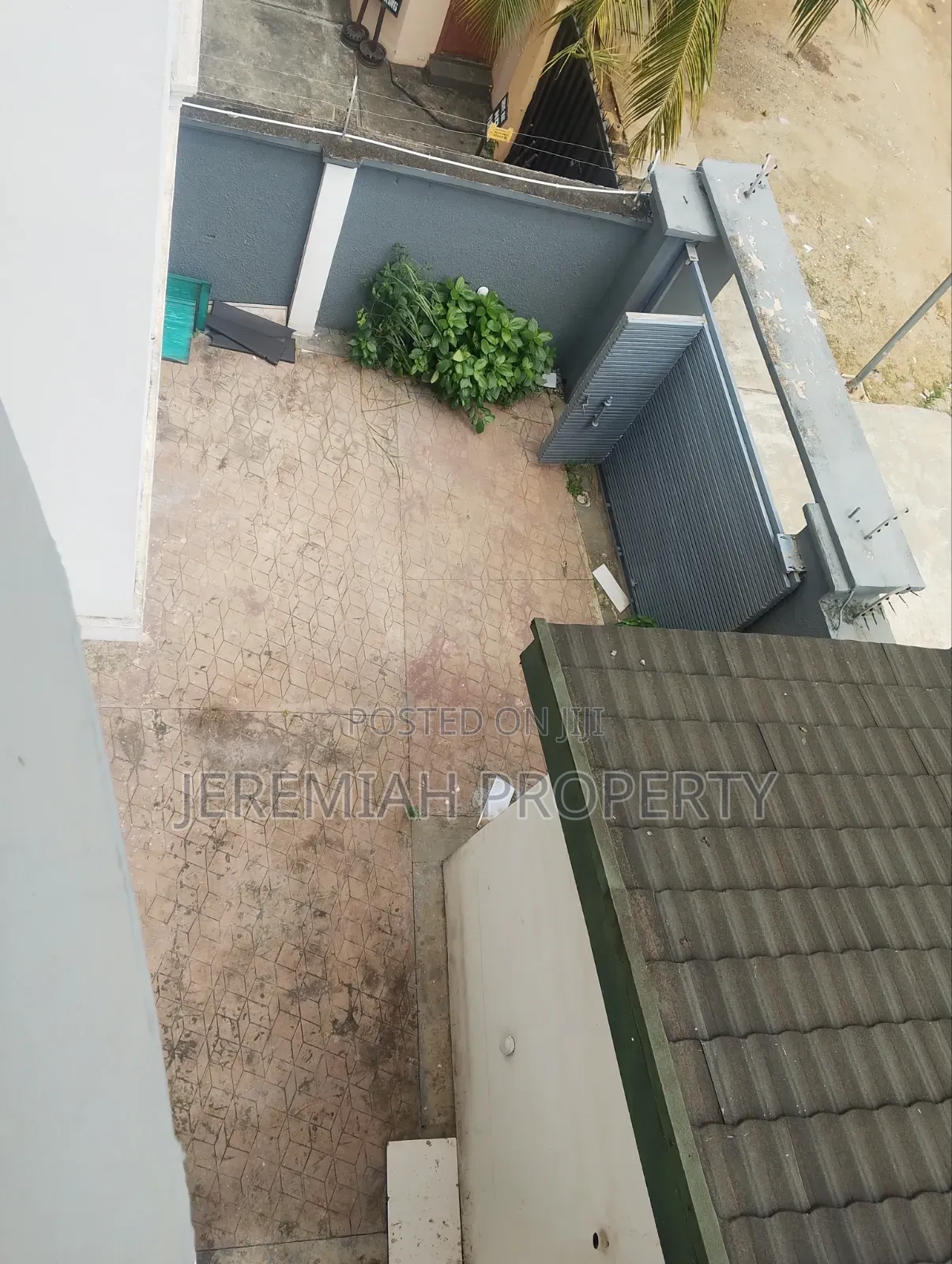 5bdrm Duplex in Omole Estate Phase 1, Berger for rent