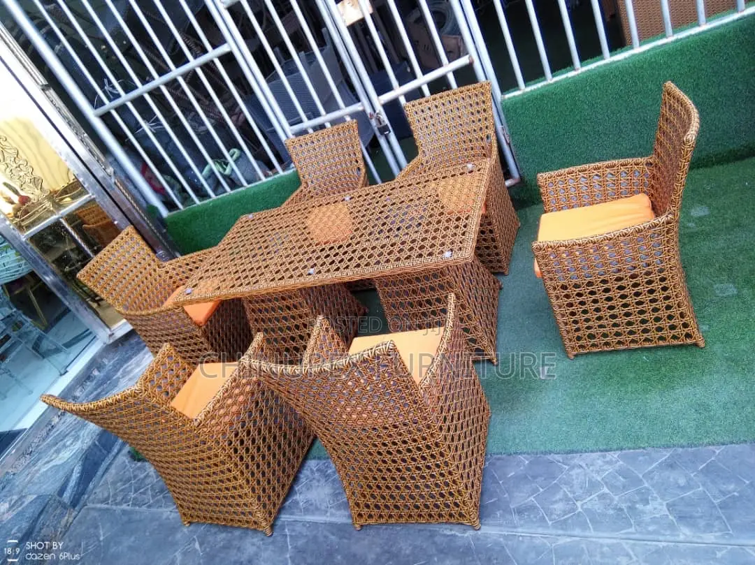 6 Seaters Outdoor Rattan With Glass Top Table