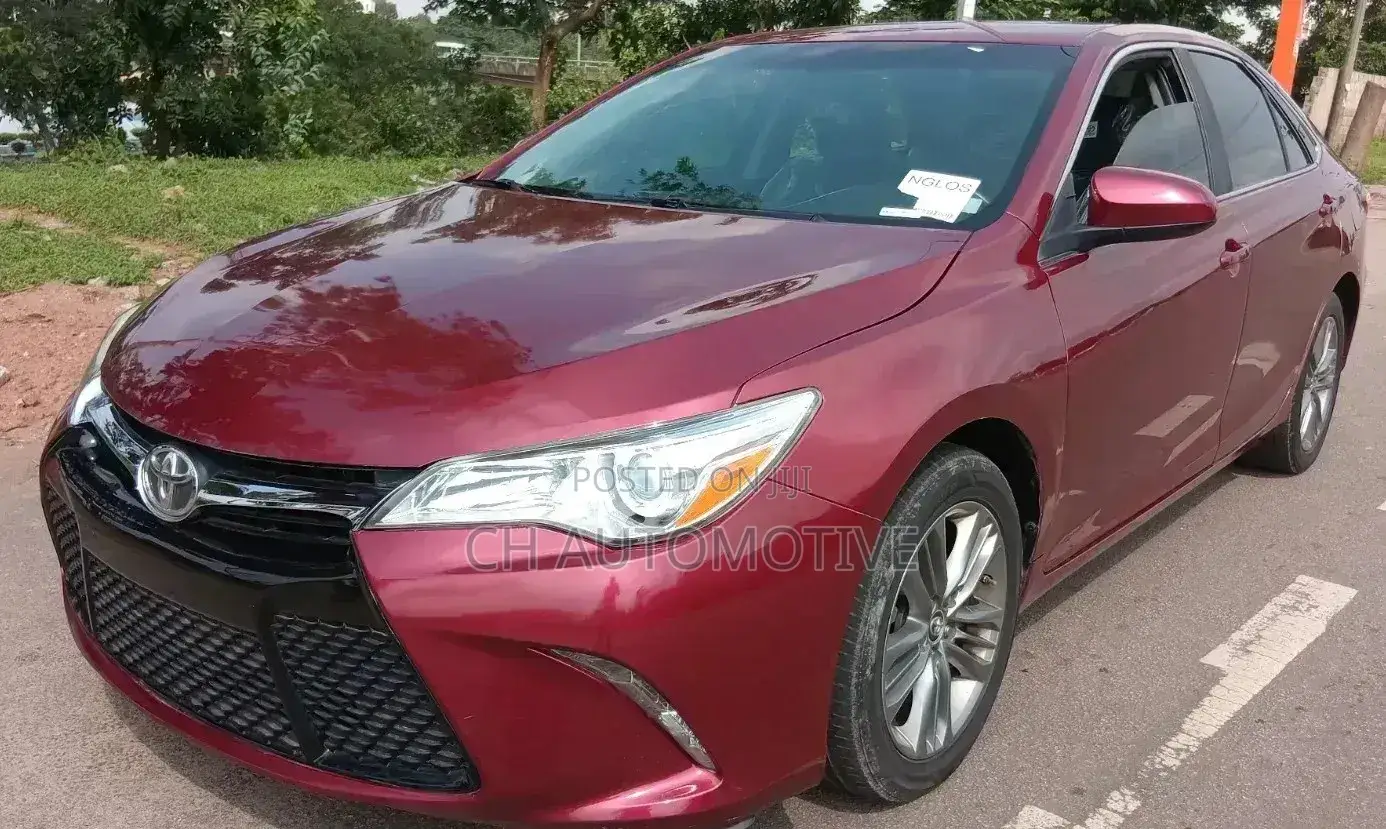 Toyota Camry SE 4dr Sedan (2.5L 4cyl 6A) 2017 Red