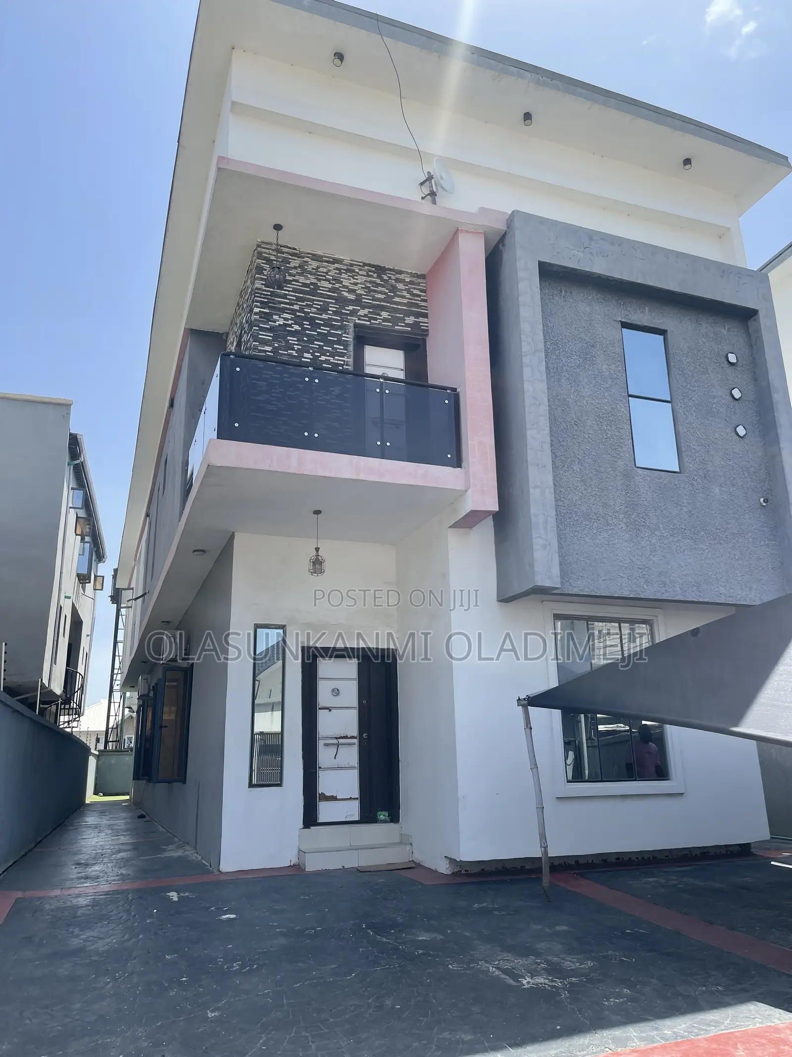 5bdrm Duplex in Igbo-efon for sale