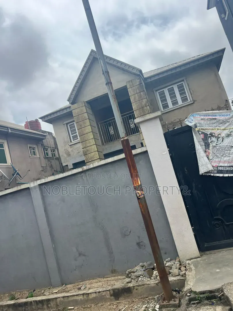 3bdrm Block of Flats in Surulere Lagos, Adelabu for sale