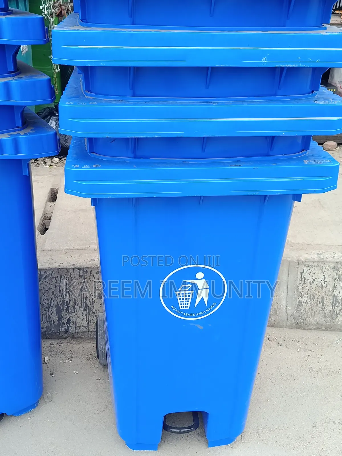 Wast Bin It Comes With Padder 240 Litters