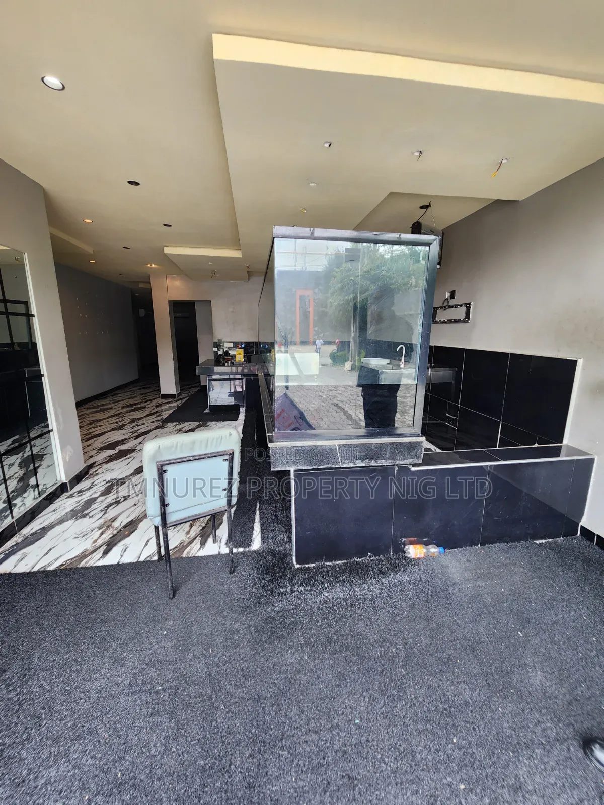 Groundfloor Shop Direct Faccing Road in a Busy Road Lekki Phase1