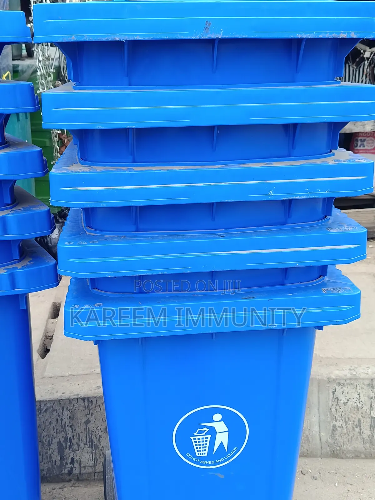 Wast Bin It Comes With Padder 240 Litters
