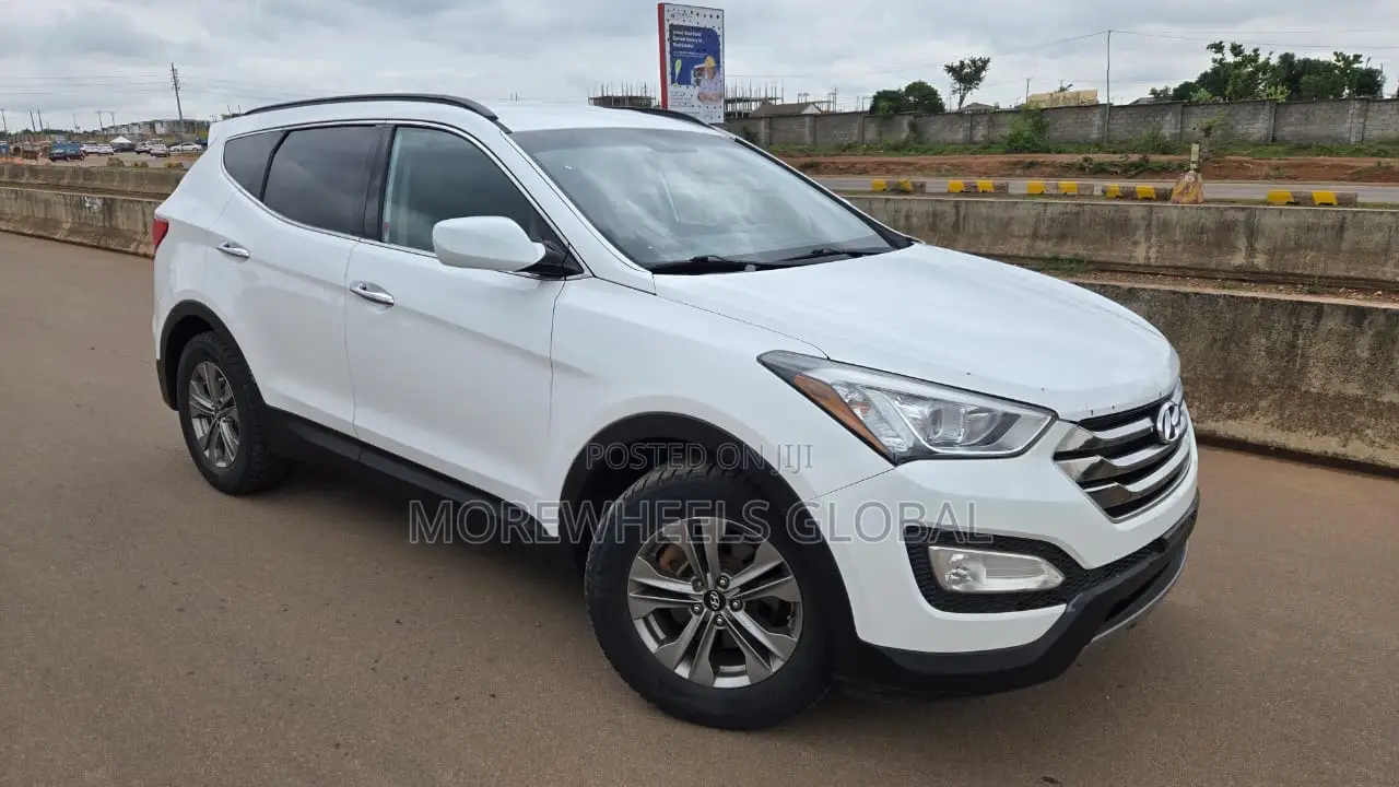 Hyundai Santa Fe SE FWD 2016 White