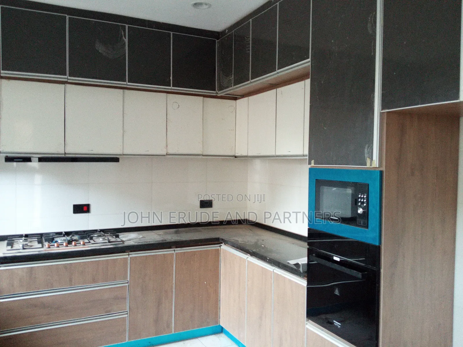 4bdrm Duplex in Jahi Main for sale