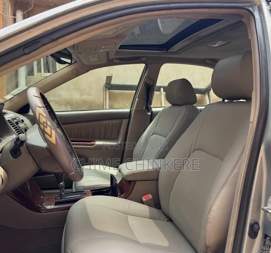 Toyota Camry XLE V6 4dr Sedan (3.0L 6cyl 5A) 2005 Gray