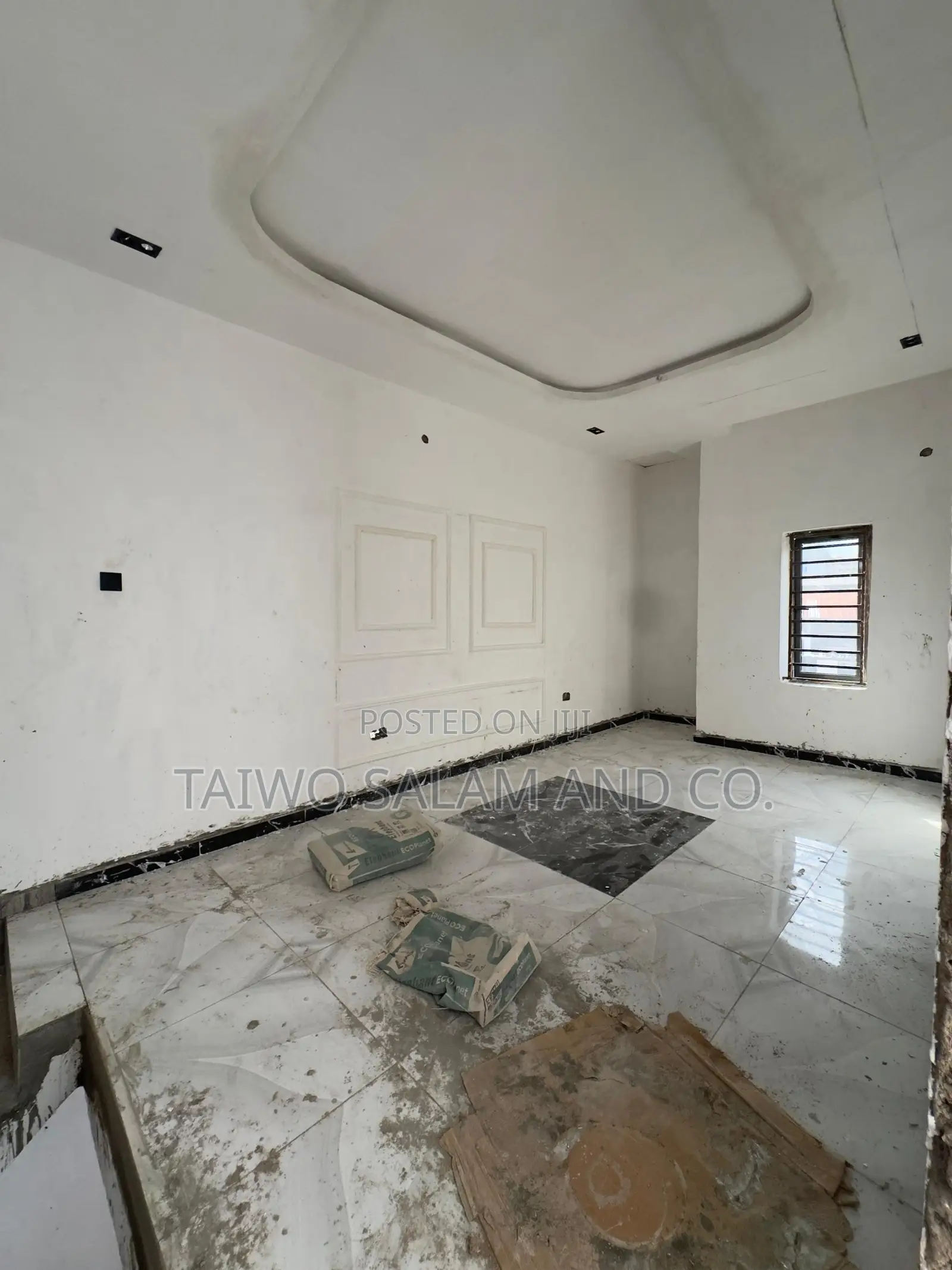 5bdrm Duplex in Ologuneru for sale