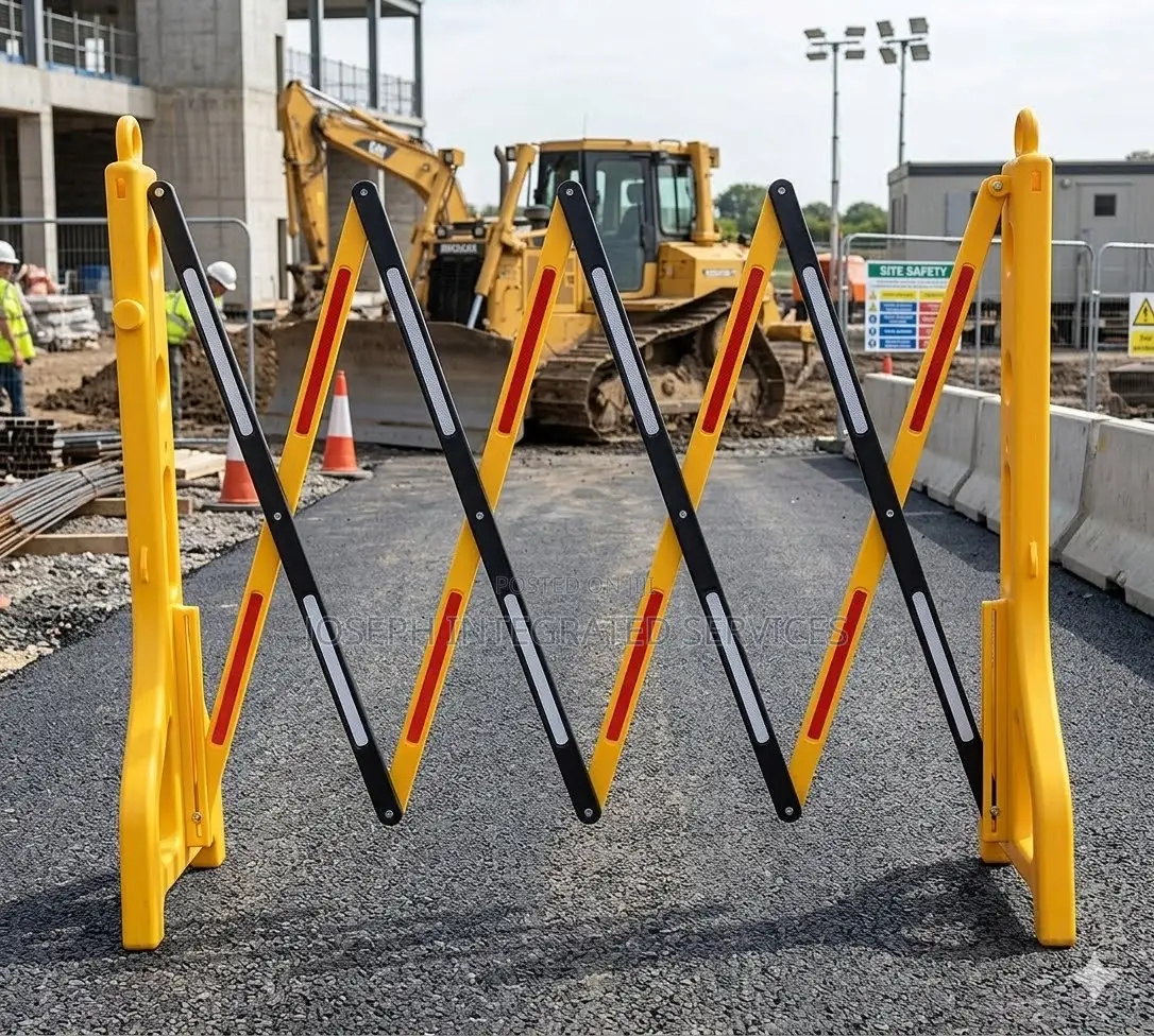 2.5-Meter Yellow and Black Expandable Plastic Safety Barricade