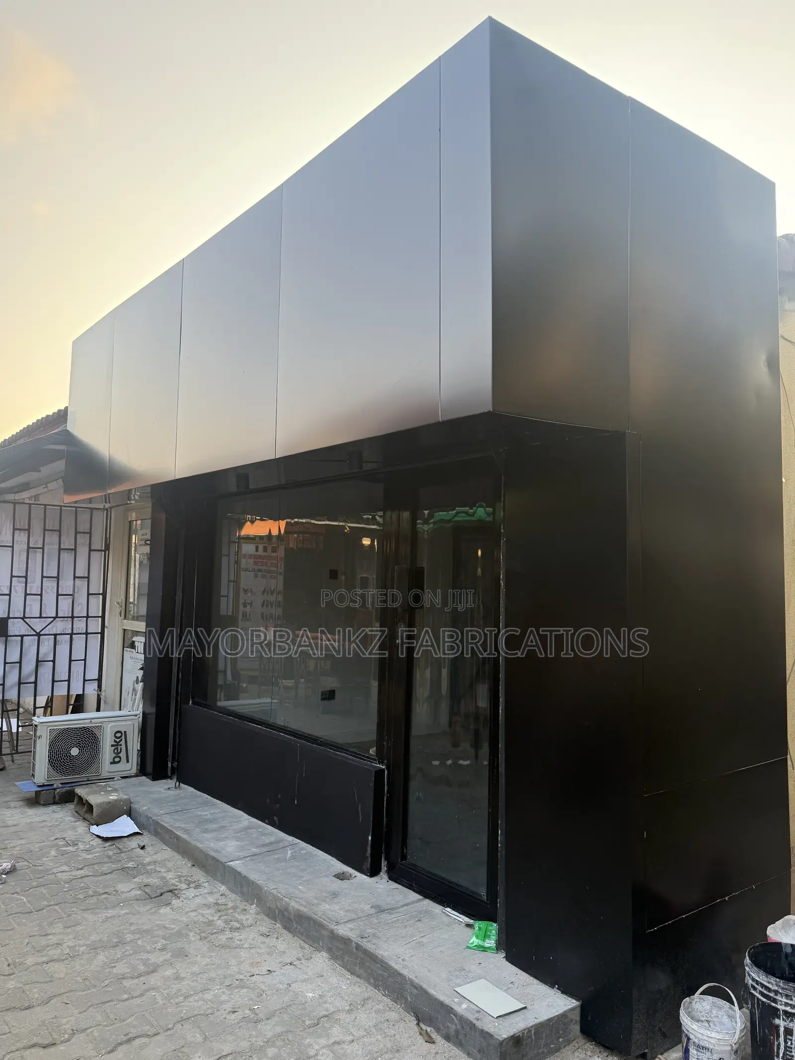 Aluminium Swing Door and Fixed Plane Glass With Board Cladding