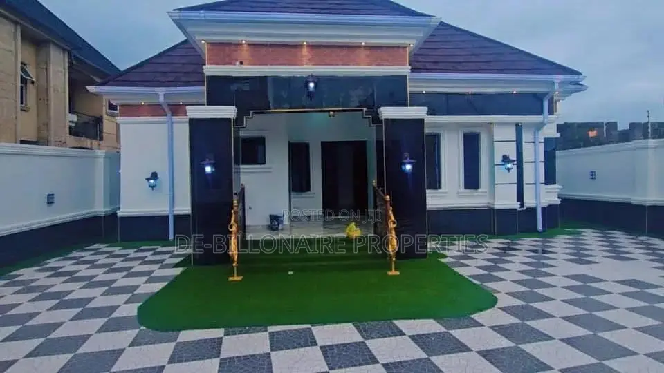 5bdrm Bungalow in Owerri for sale