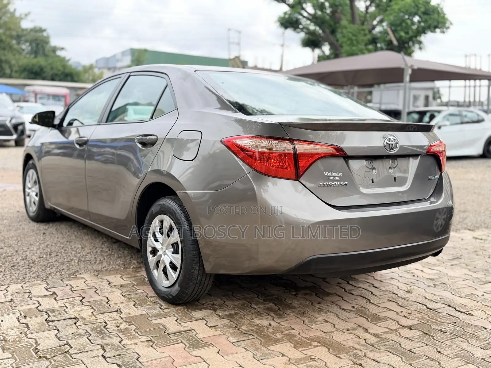 Toyota Corolla LE ECO 4dr Sedan (1.8L 4cyl CVT) 2017 Brown
