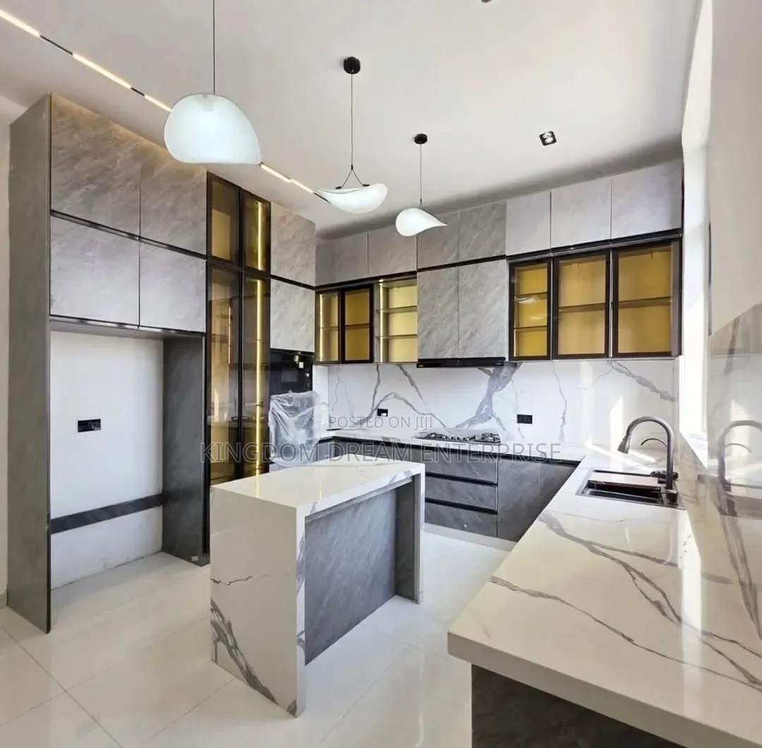 5bdrm Duplex in Chevron Drive Lekki for sale