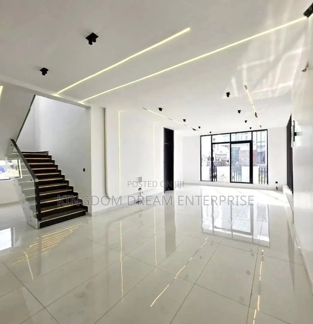 5bdrm Duplex in Chevron Drive Lekki for sale