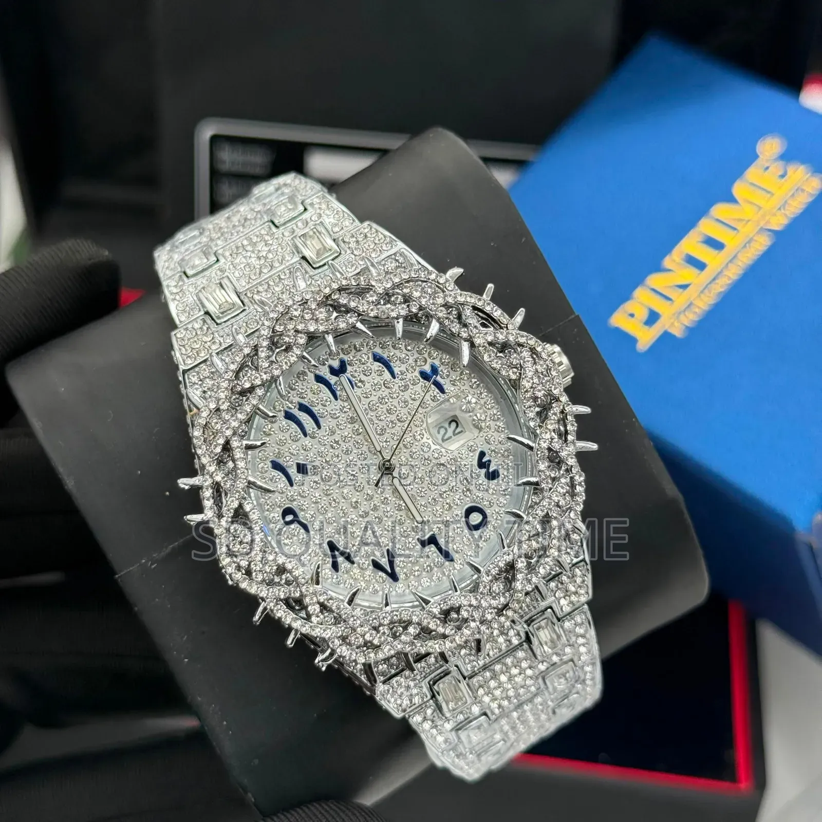 Pintime Crown Bezel Watch
