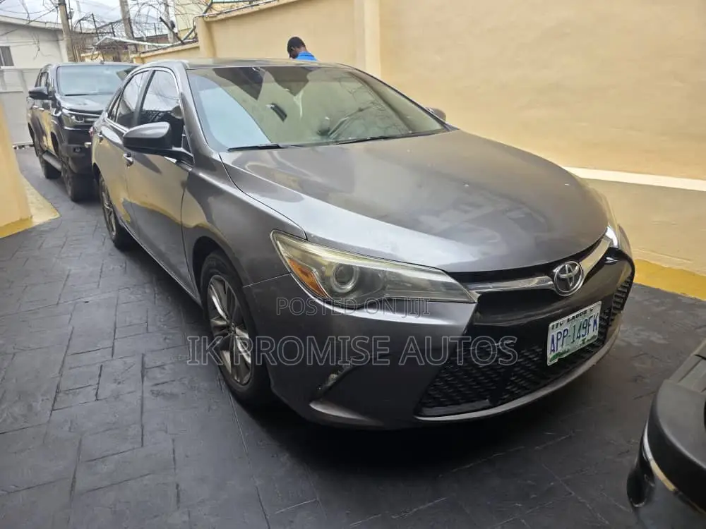 Toyota Camry 2016 Gray