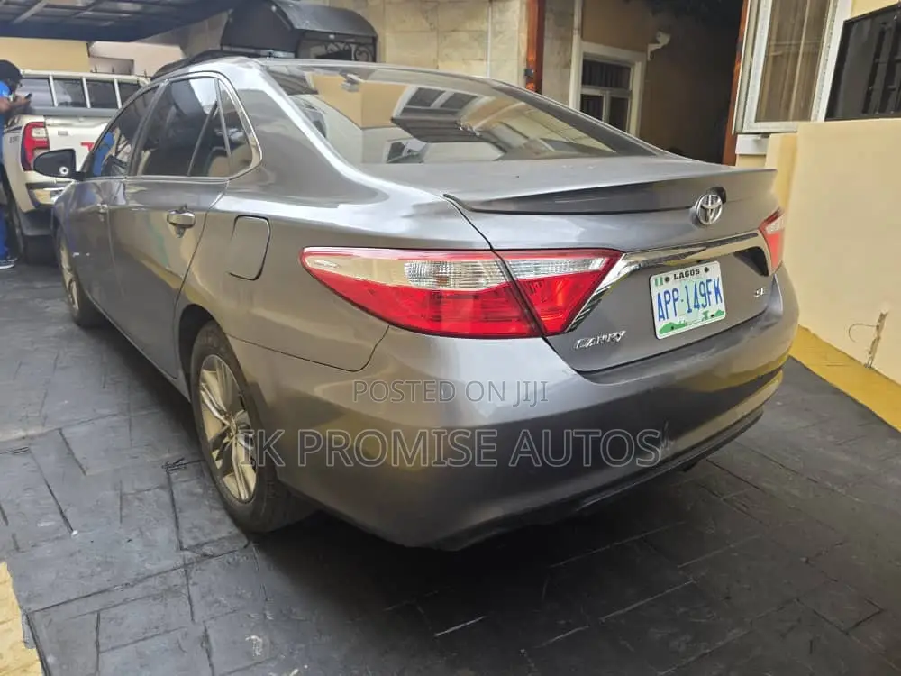 Toyota Camry 2016 Gray