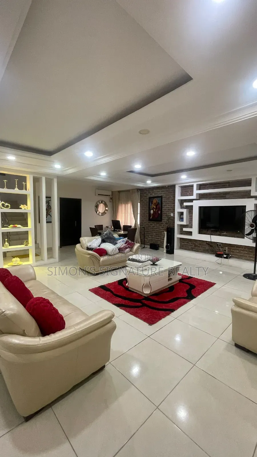 4bdrm Duplex in Chevron for sale