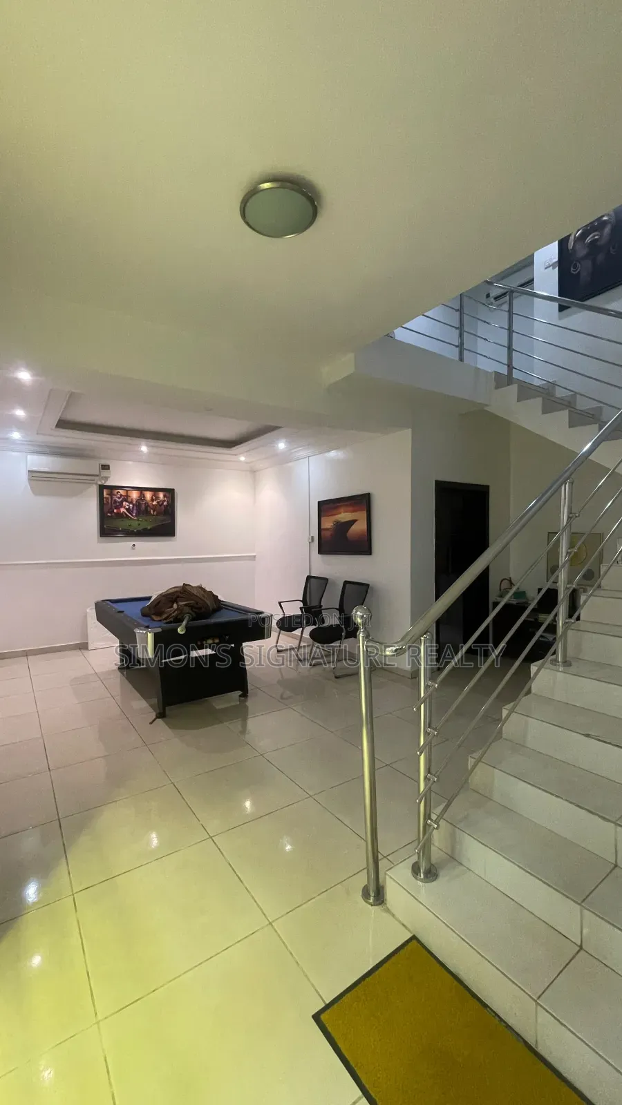 4bdrm Duplex in Chevron for sale