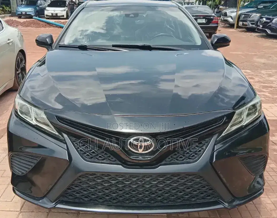 Toyota Camry SE Nightshade FWD 2020 Black