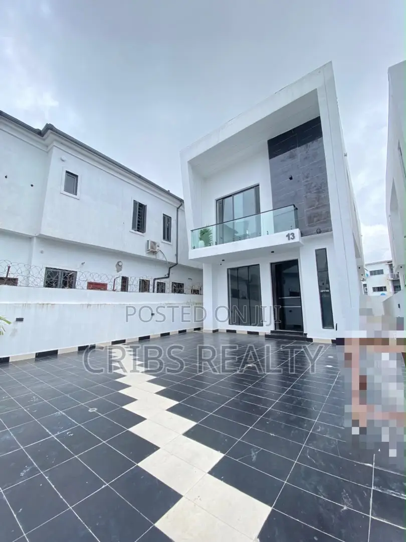 4bdrm Duplex in Chevron for sale