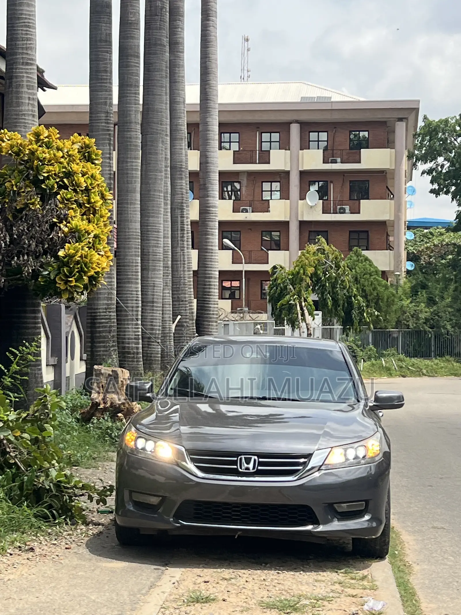 Honda Accord Touring V-6 4dr Sedan (3.5L 6cyl 6A) 2015 Gray