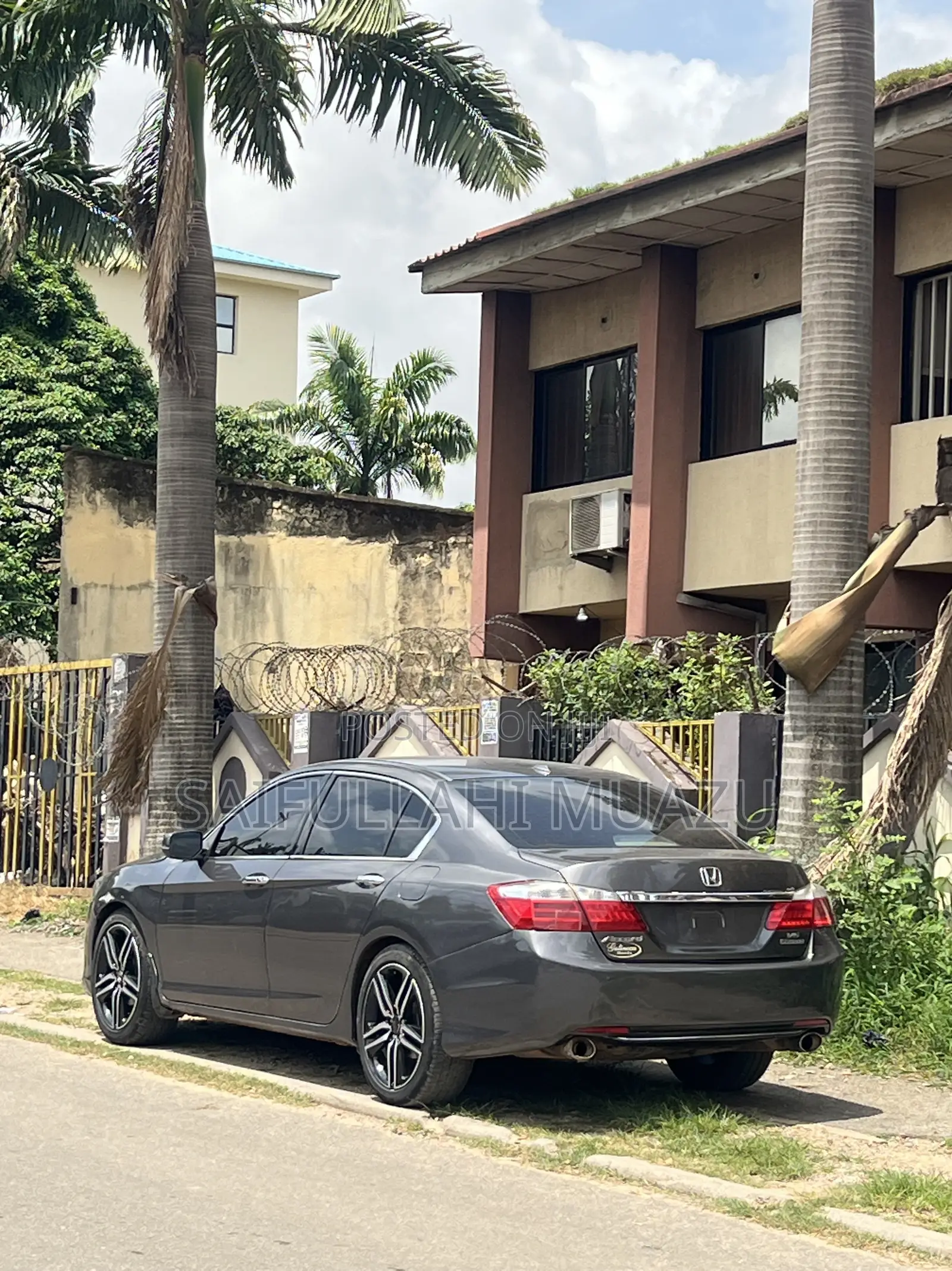 Honda Accord Touring V-6 4dr Sedan (3.5L 6cyl 6A) 2015 Gray