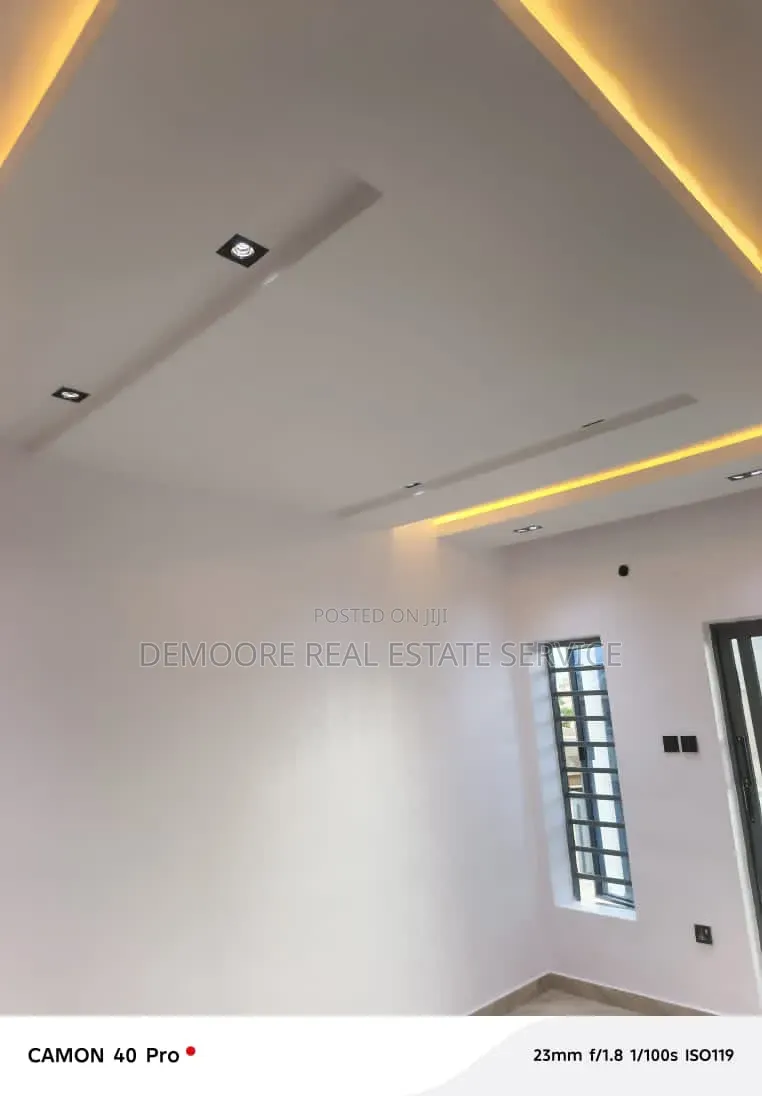 2bdrm Duplex in Olorunfemi, Igando / Ikotun/Igando for sale