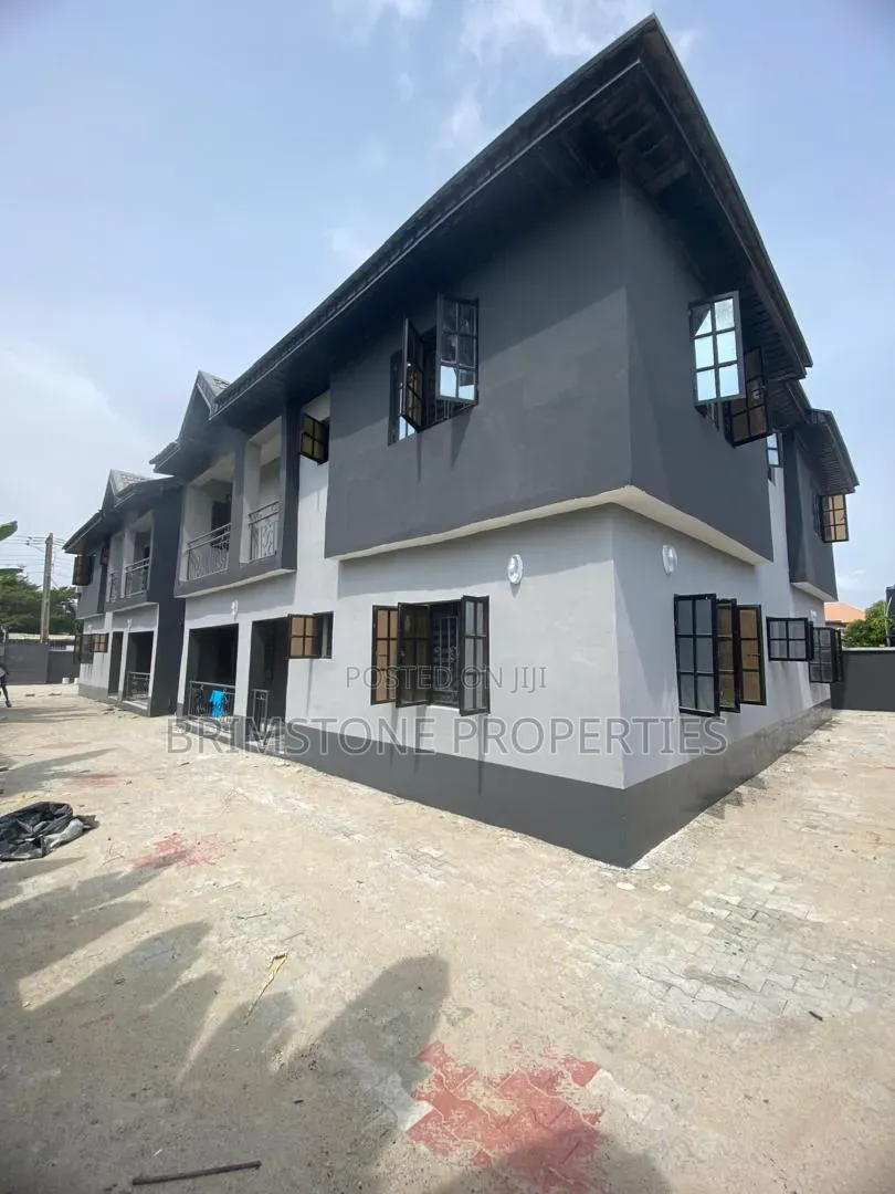 Furnished 3bdrm Apartment in Ogombo for rent