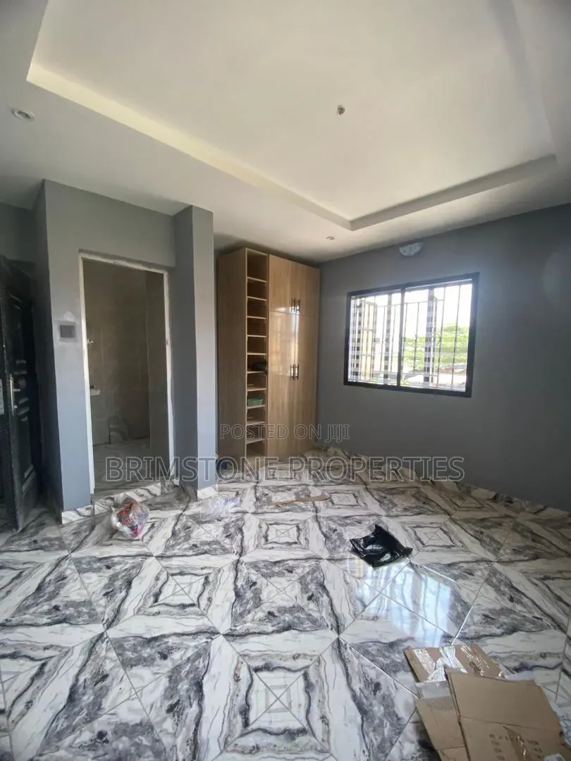 Furnished 3bdrm Apartment in Ogombo for rent