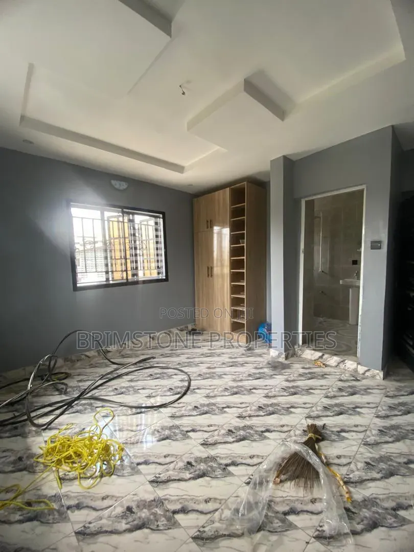 Furnished 3bdrm Apartment in Ogombo for rent