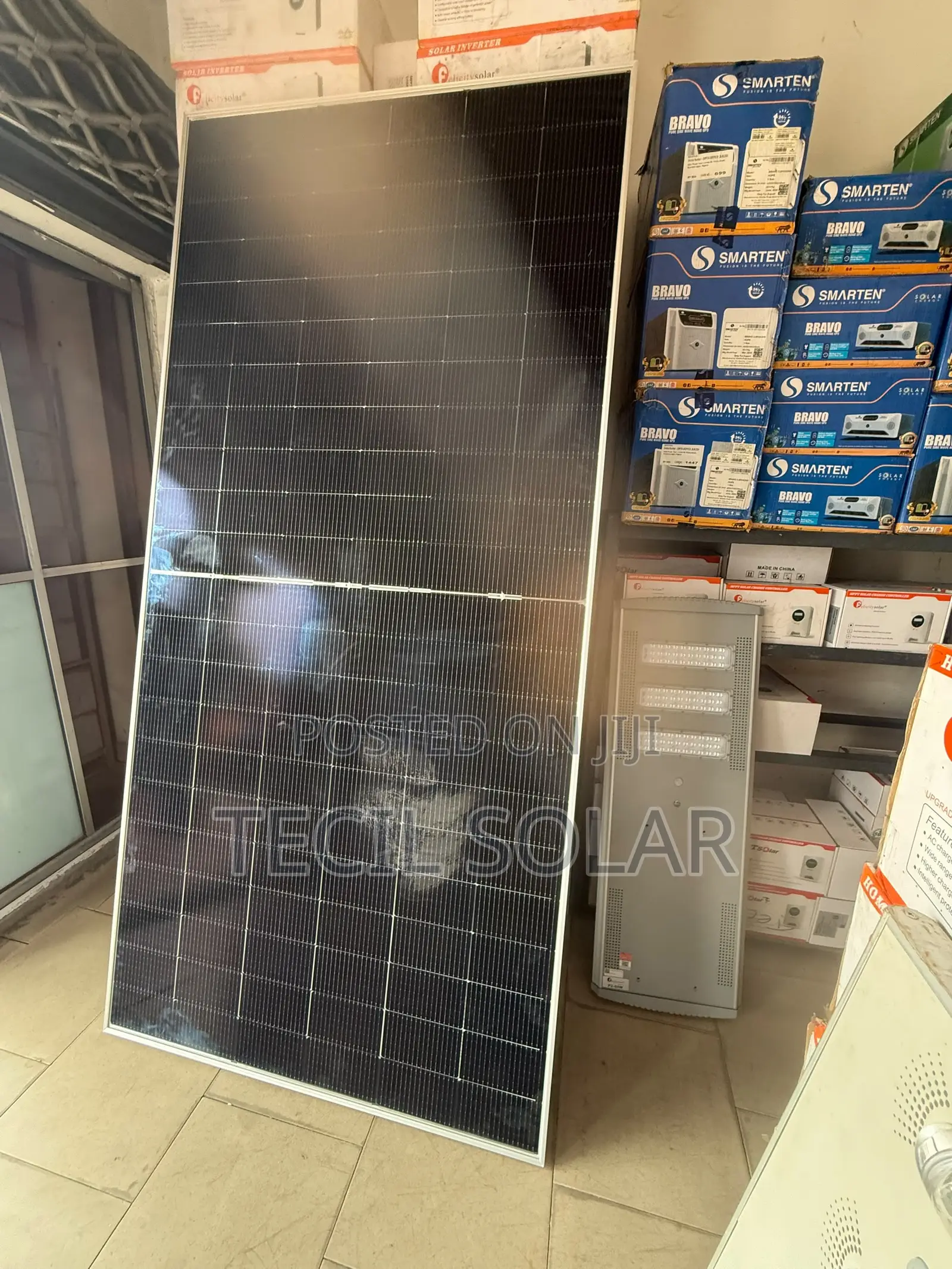 Jinko 620W High-Efficiency Monocrystalline Half-Cut Solar Panel