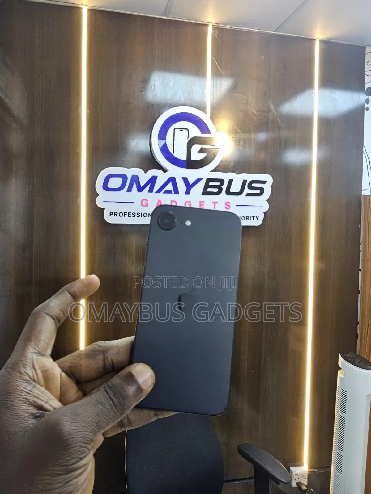 Apple iPhone 16e 128 GB Black