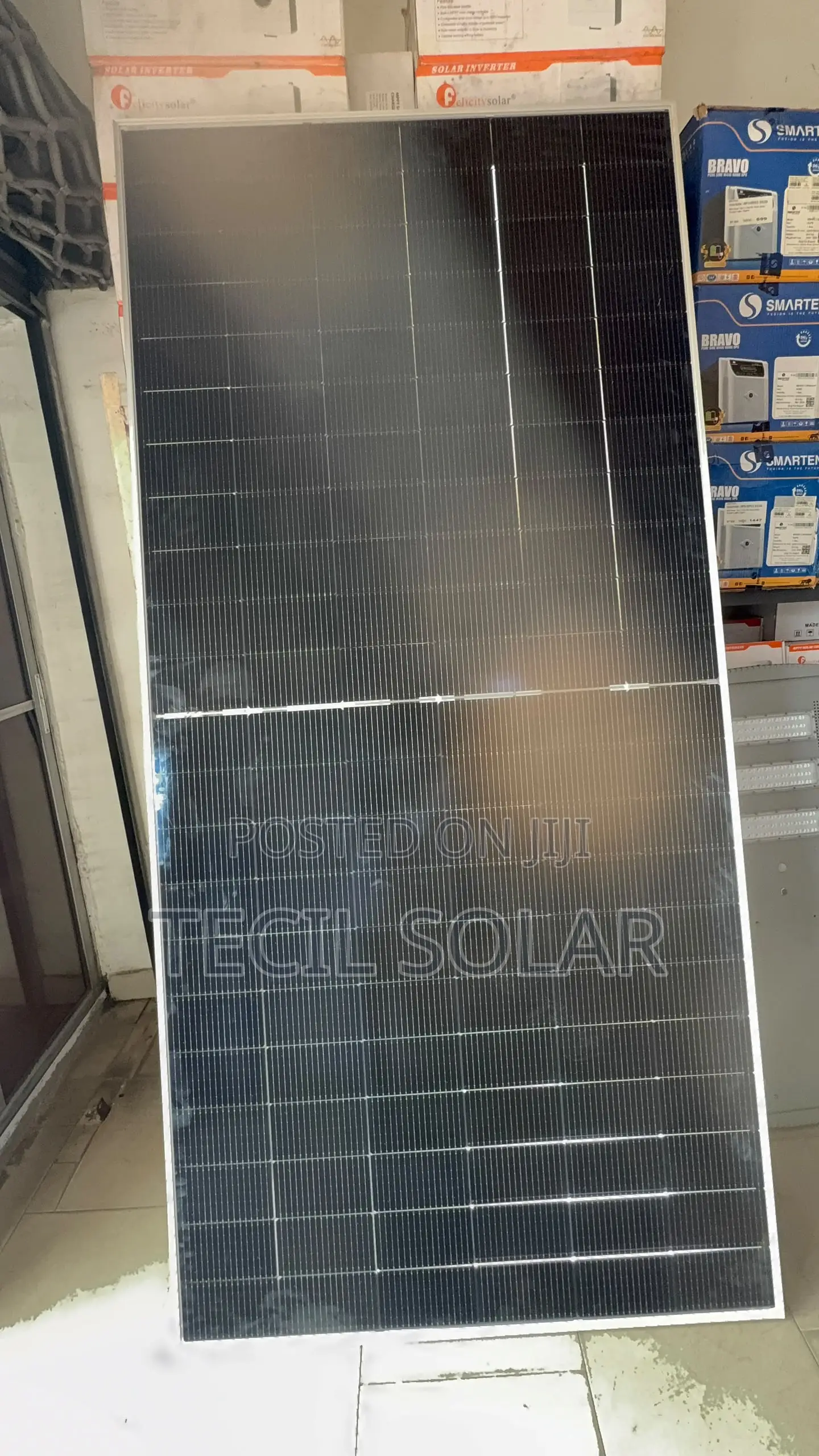 Jinko 620W High-Efficiency Monocrystalline Half-Cut Solar Panel