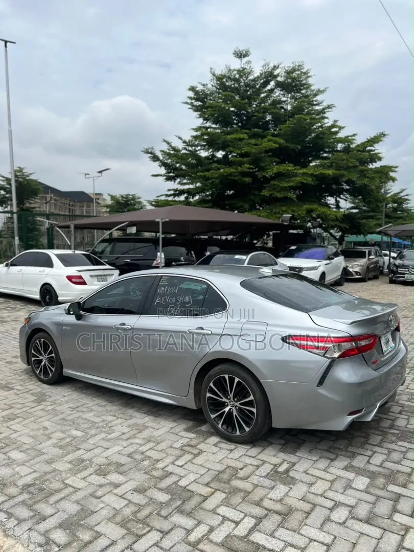 Toyota Camry 2019 Gray