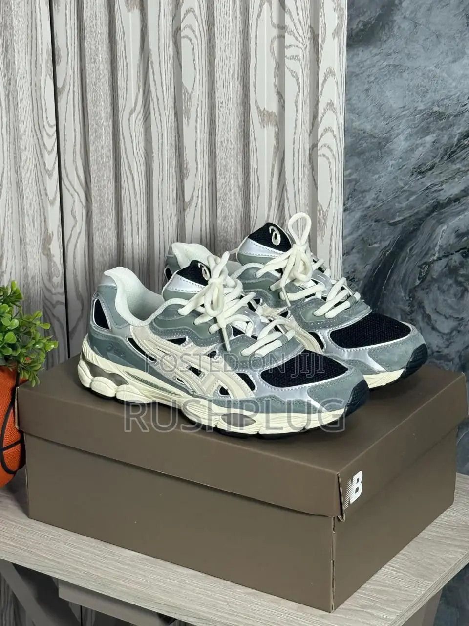 Asics Gel Luxury Sneakers