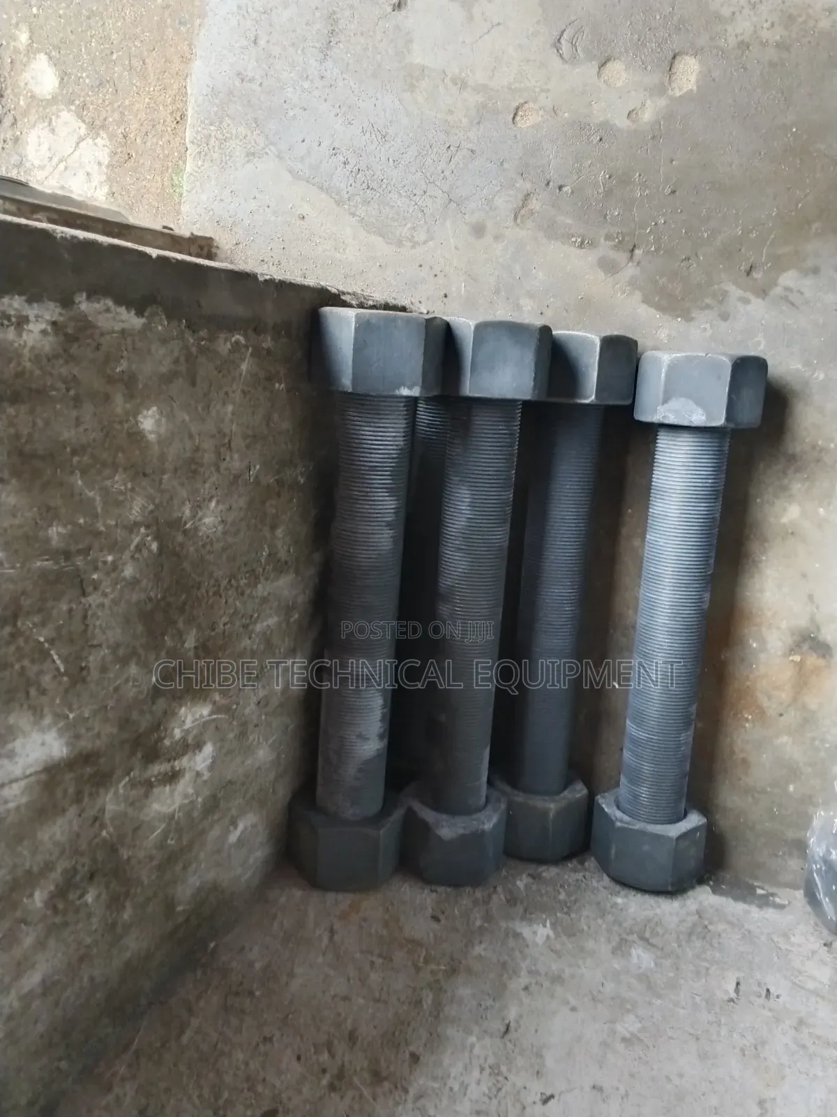 1.1/2 X 300mm Stud Bolt and Nut