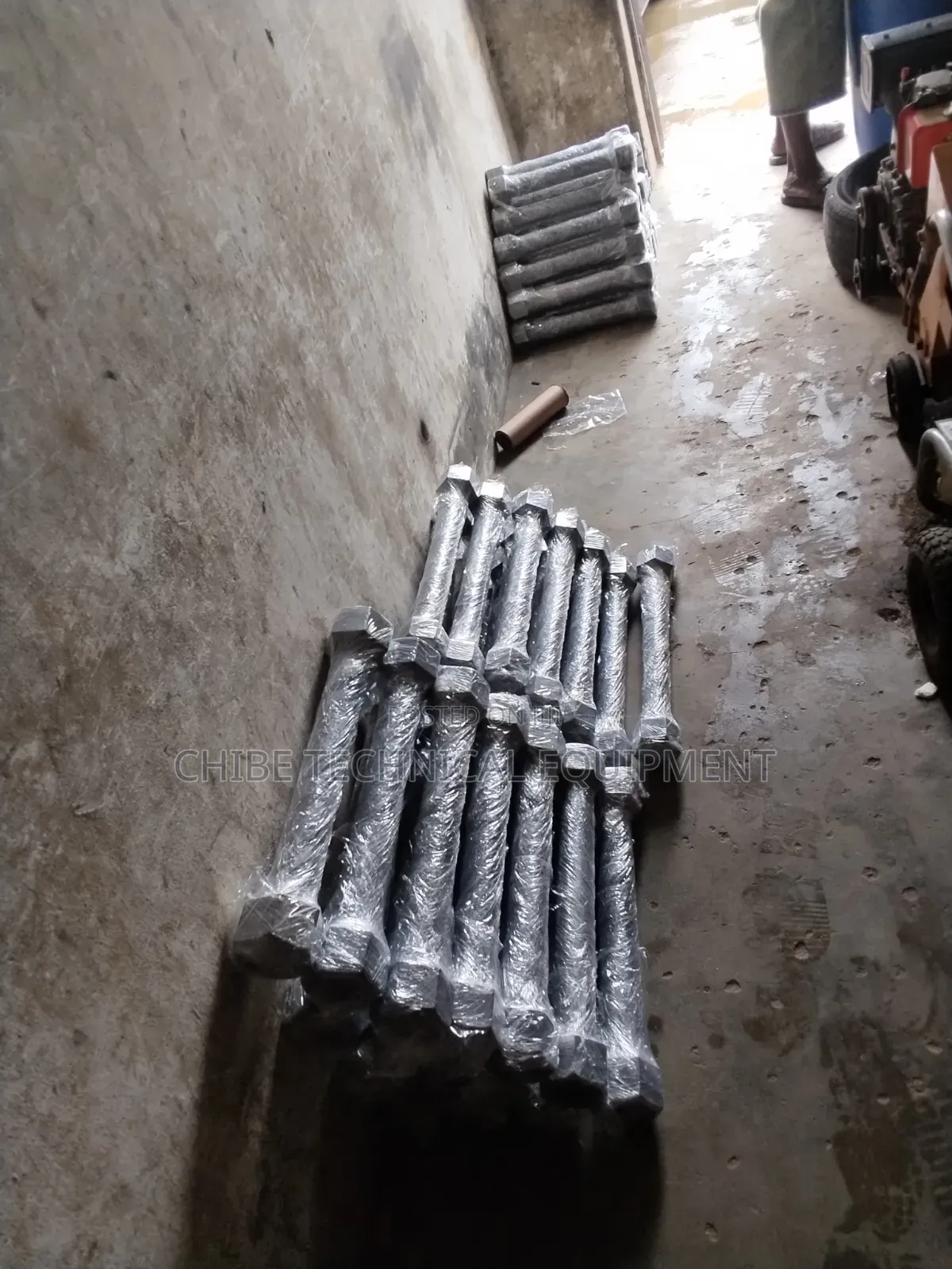 2.1/4 X 460 Stud Bolt and Nut