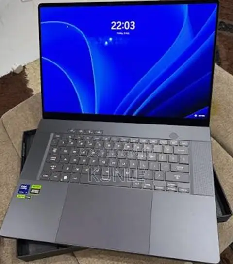 New Laptop Asus ROG Zephyrus G16 32GB Intel Core i9 SSD 1T