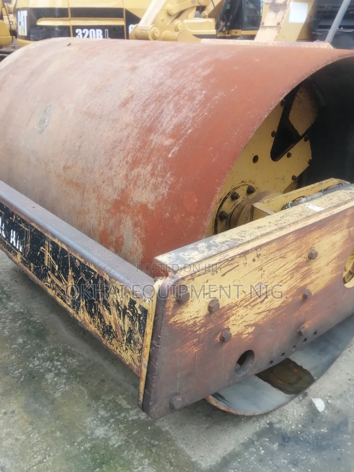 Cat Single Drum Compact Roller Cs-563 (15 To)