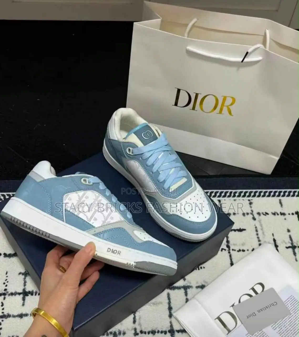 Luxury Christian Dior Sneaks Comes With Branded Box